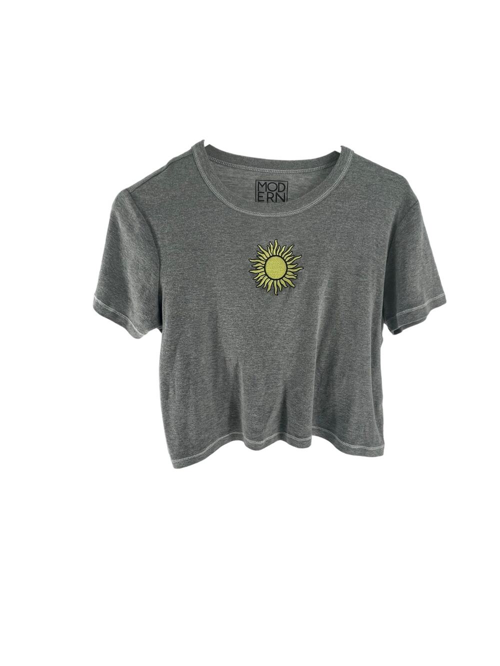 Modern Lux Gray Sun Embroidered Short Sleeve Crop Top Women's Size Large